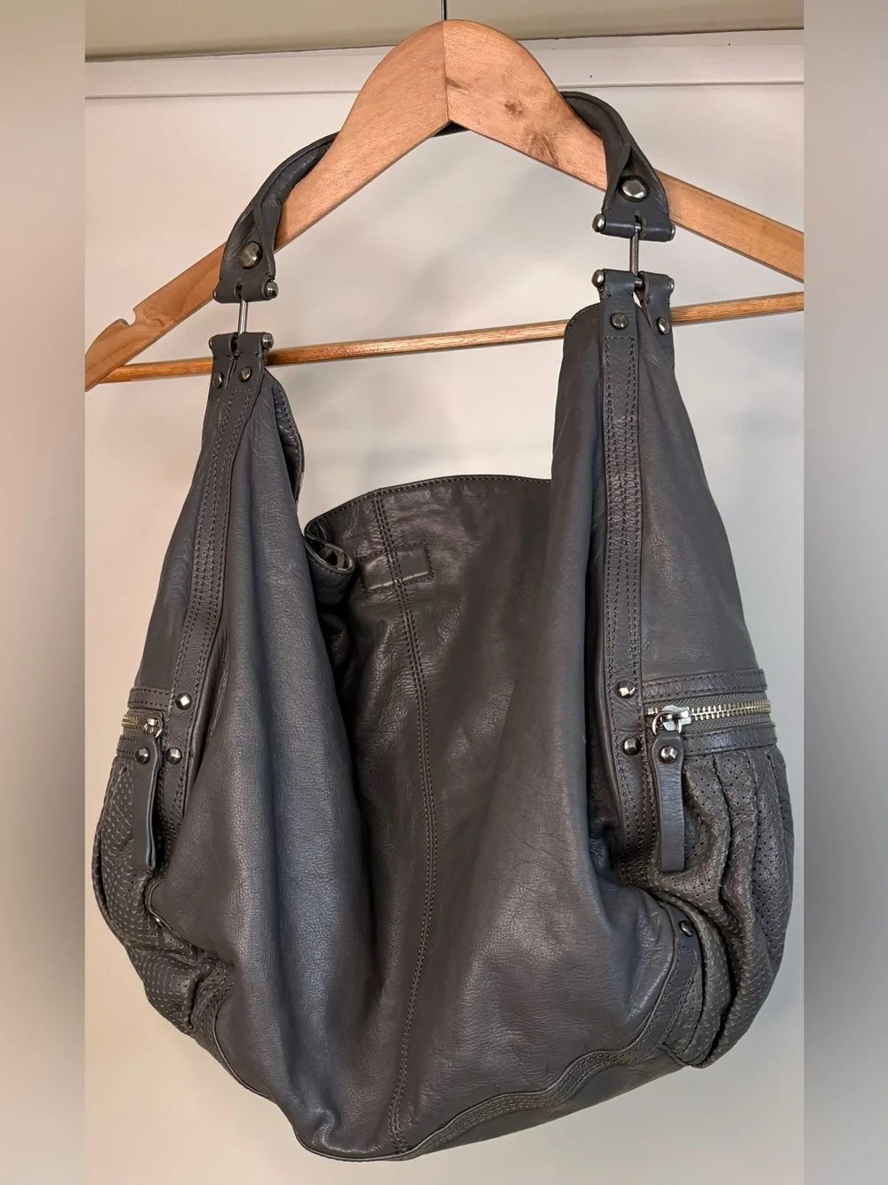 7 For All Mankind stylish gray